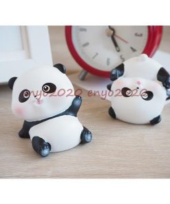 パンダの置物 動物 4個セット オーナメント 自動車置物 かわいい 卓上置物 おしゃれ インテリア装飾 お洒落 事務室居間 置き物 癒し 雑貨 装飾品小物 プレゼント * オブジェ、置き物